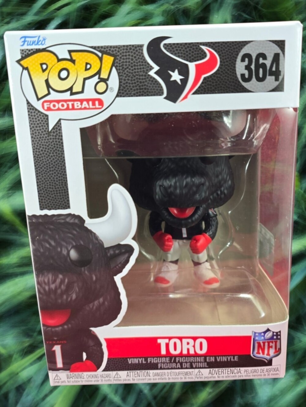 Funko POP! Football: Toro #364 (Nib) With Pop Protector